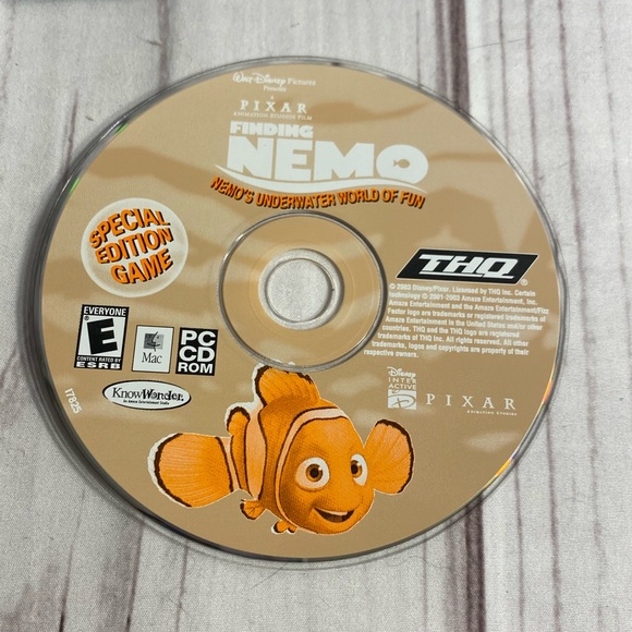 Disney•Pixar Finding Nemo DVD - Picture 9 of 10